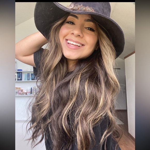 🩵LIVE TUES & SUN @ 6PM🩵 - Picture 2 of 5